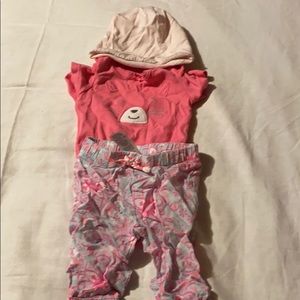 Carters/kissy kissy brand newborn set